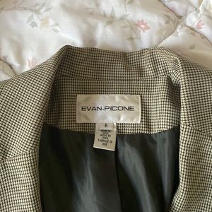 Sporty dress blazer jacket made by Evan Picone.